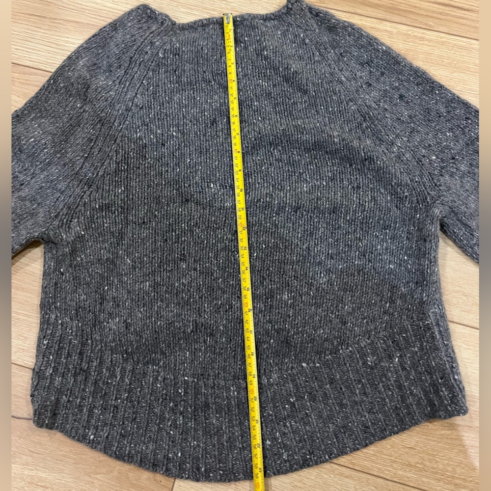 Theory Wool Cashmere Jufina Granito
Grey Speckle Wide Sleeve Pullover
Sweater - Picture 6 of 8